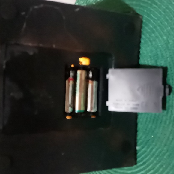 COLLECTIBLE LIGHTED PORCELAIN CHURCH  VILLAGE - Picture 13 of 13